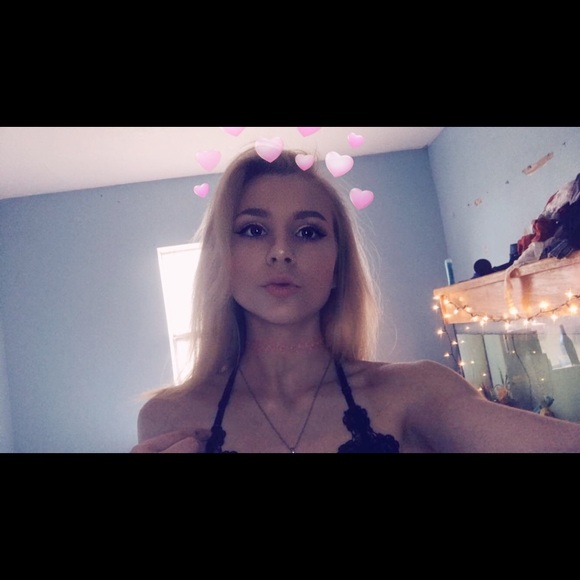 Meet your Posher, Ashley - Picture 1 of 1